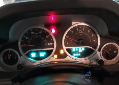 2010 Jeep Wrangler Unlimited Sport z USA, uszkodzony, nr VIN 1J4BA3H1XAL205498